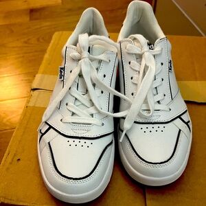 NWOT Keds The Court Laceup Sneakers - Size W8